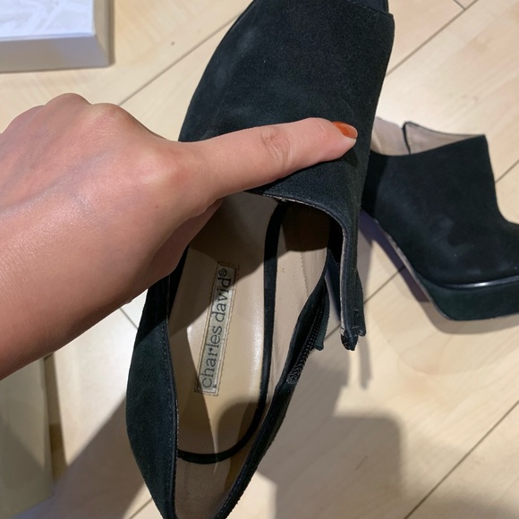 Shoes - Picture 6 of 7